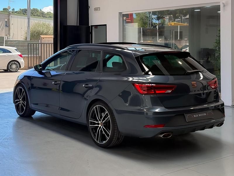 Usado Seat Leon ST CUPRA 300 CV (220 kW) 2019 Azul Familiar