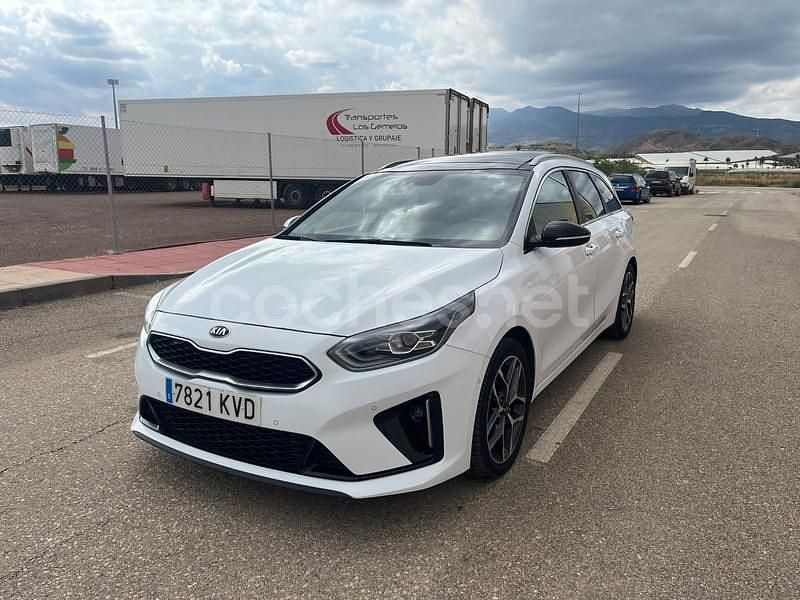 Blanco Usado 2019 Kia Ceed GT GT-Line Berlina | 13.500 € (Precio justo) - Imagen 1/4