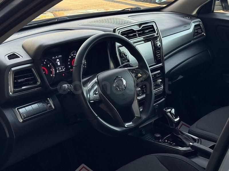 Usado Ssangyong (KGM) Tivoli 163 CV (119 kW) 2020 Gris SUV