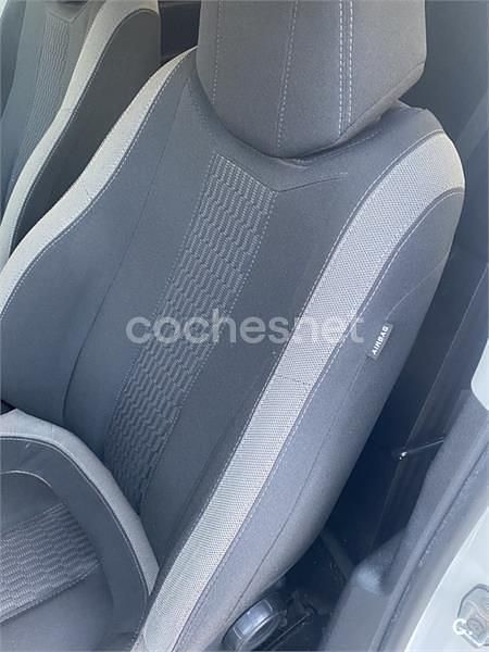 Usado Peugeot 308 Active 110 CV (80 kW) 2015 Blanco Berlina