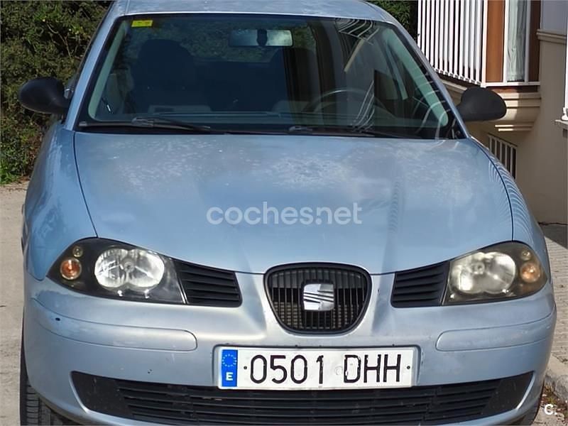 Usado Seat Ibiza Sport 64 CV (47 kW) 2005 Azul Berlina
