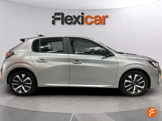Usado Peugeot 208 Allure 100 CV (73 kW) 2024 Gris Utilitario