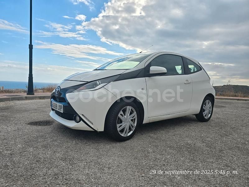 Blanco Usado 2017 Toyota Aygo Business Edition Utilitario | 7500 € (Precio justo) - Imagen 1/4
