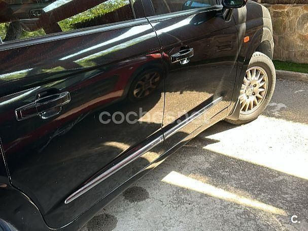 Negro Usado 2007 Ssangyong (KGM) Rodius Monovolumen | 5600 € (Buen precio) - Imagen 1/4