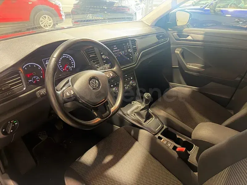 Usado VW T-Roc Advance 115 CV (84 kW) 2019 Gris / plata SUV
