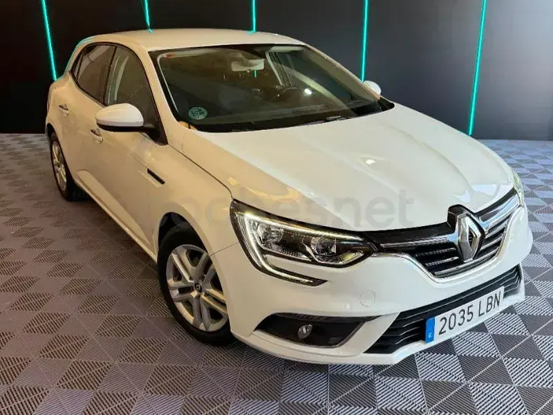 Usado Renault Mégane Business 115 CV (84 kW) 2019 Blanco Berlina