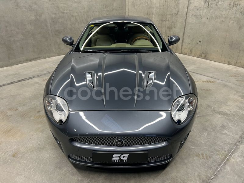 Usado Jaguar XKR 395 CV (290 kW) 2006 Gris / plata Coupe