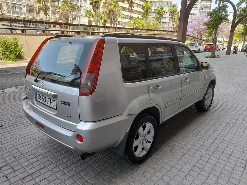 Usado Nissan X-Trail 136 CV (100 kW) 2006 Gris / plata SUV