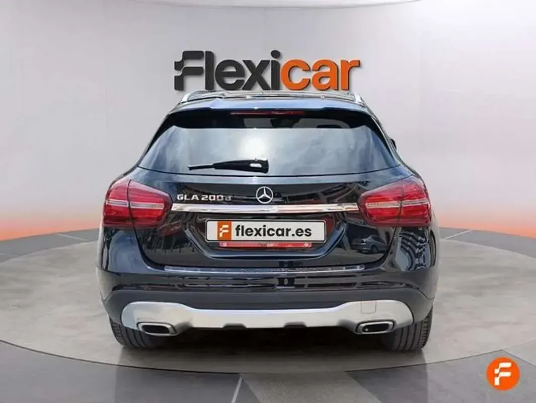 Usado Mercedes GLA200 136 CV (100 kW) 2018 Azul SUV