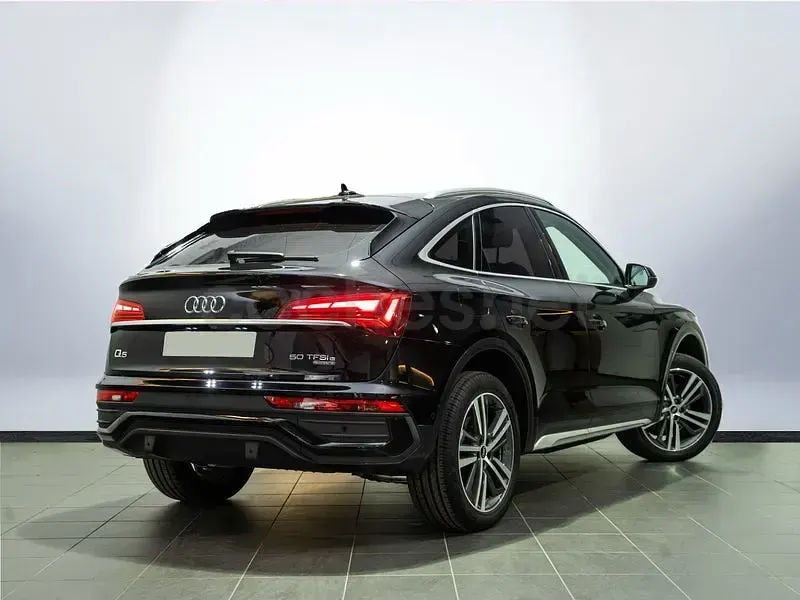 Usado Audi Q5 Sportback Advanced Plus 299 CV (219 kW) 2022 Negro SUV