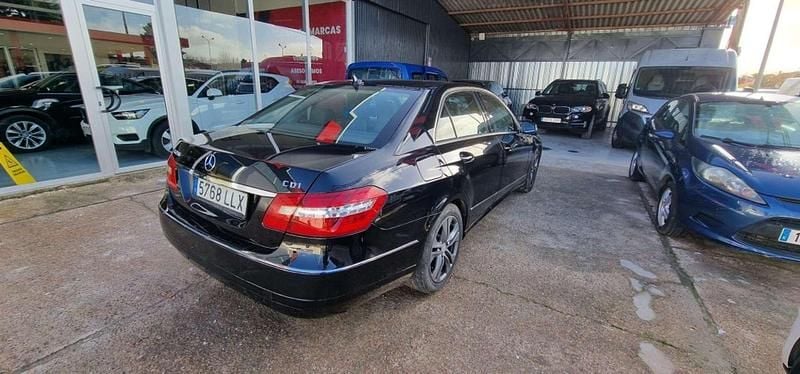 Usado Mercedes E250 Avantgarde 204 CV (150 kW) 2010 Negro Berlina