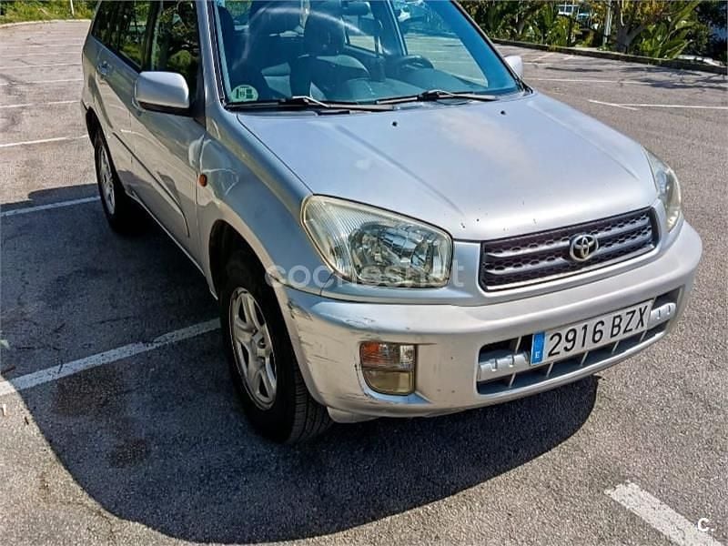 Usado Toyota RAV4 Luna 125 CV (91 kW) 2002 Gris / plata SUV