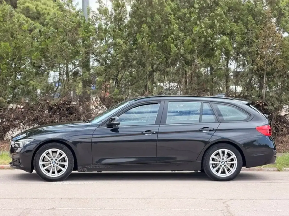 Usado BMW 318 Sport Line 150 CV (110 kW) 2016 Negro Familiar