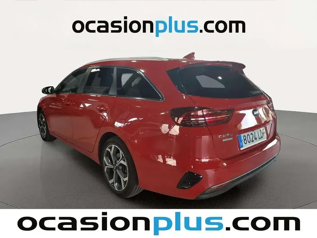 Usado Kia Ceed 116 CV (85 kW) 2019 Rojo Utilitario