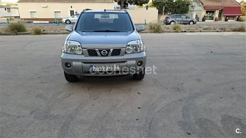 Usado Nissan X-Trail Comfort 136 CV (100 kW) 2002 Gris / plata SUV