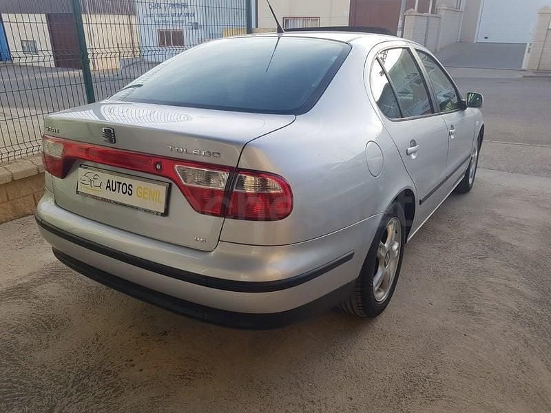 Usado Seat Toledo 150 CV (110 kW) 2000 Gris / plata Berlina