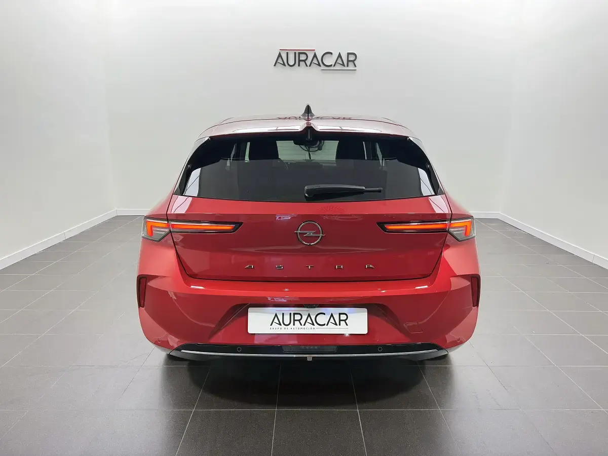 Usado Opel Astra Elegance 130 CV (95 kW) 2024 Utilitario