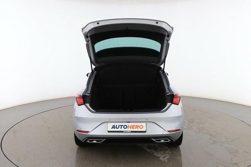 Gris / plata Usado 2022 Seat Leon FR Berlina | 21.599 € (Precio justo) - Imagen 1/2