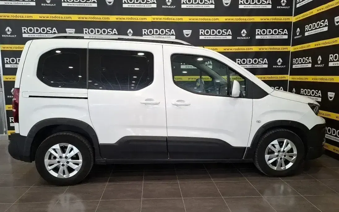 Usado Peugeot Rifter Access 100 CV (73 kW) 2019 Blanco Monovolumen