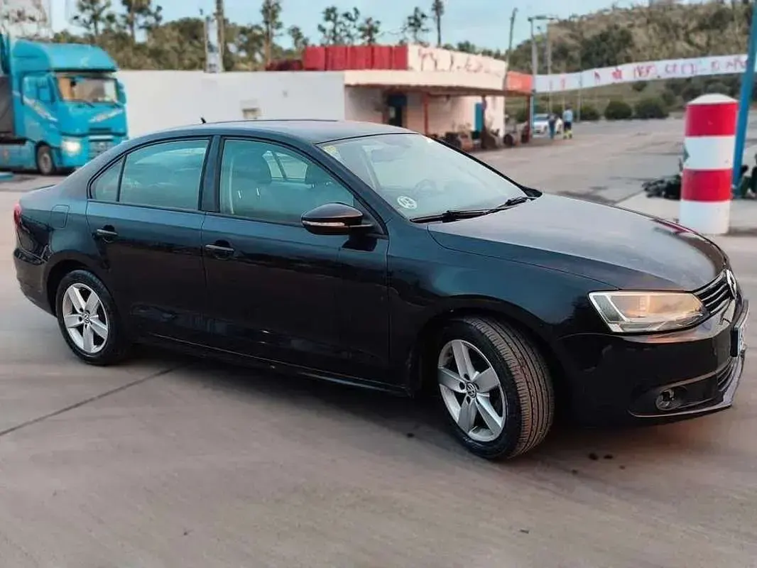Usado VW Jetta Advance 105 CV (77 kW) 2011 Azul Berlina
