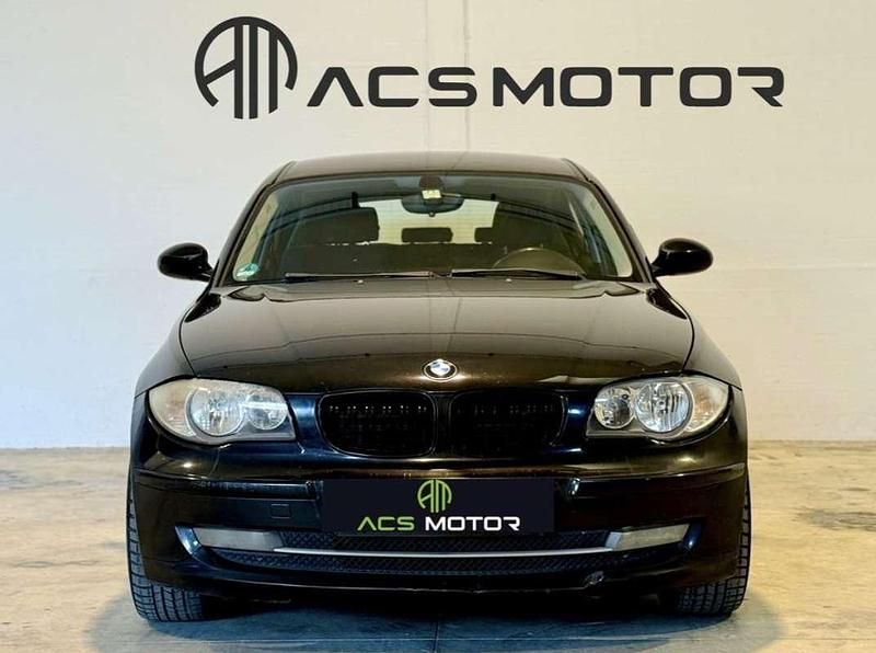 Usado BMW 116 122 CV (89 kW) 2010 Negro Utilitario