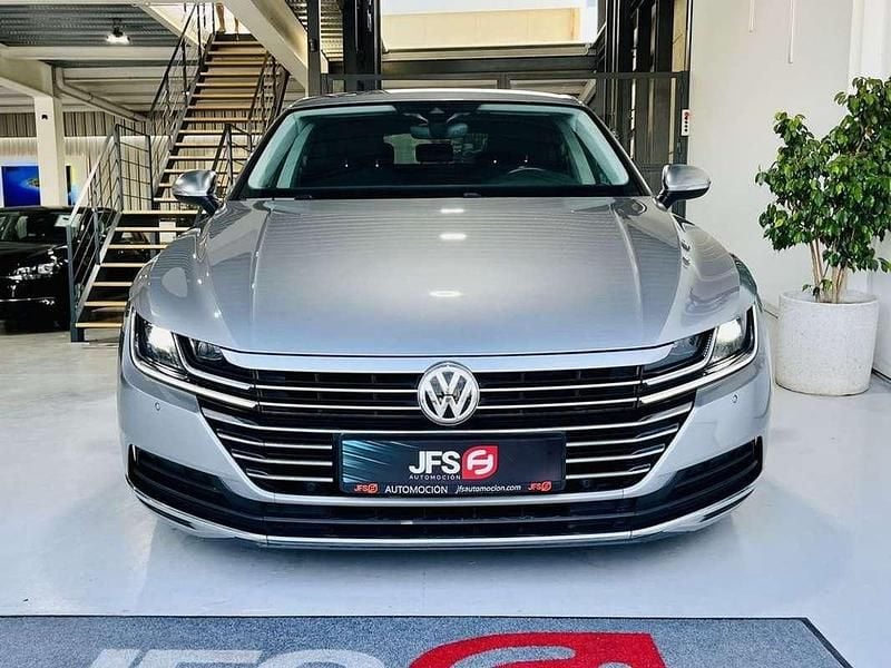 Usado VW Arteon 151 CV (111 kW) 2019 Plateado Utilitario