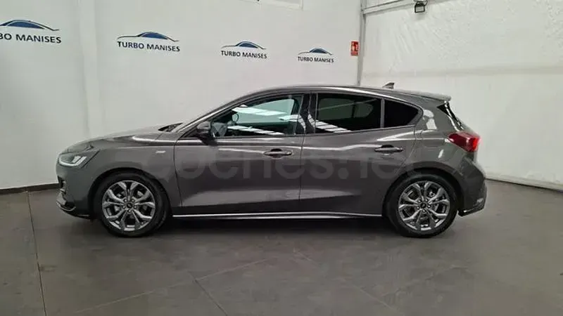 Usado Ford Focus ST-Line 155 CV (114 kW) 2026 Gris / plata Berlina