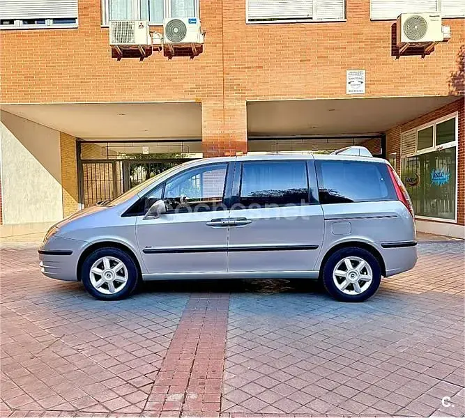 Usado Fiat Ulysse Emotion 128 CV (94 kW) 2007 Gris / plata Monovolumen