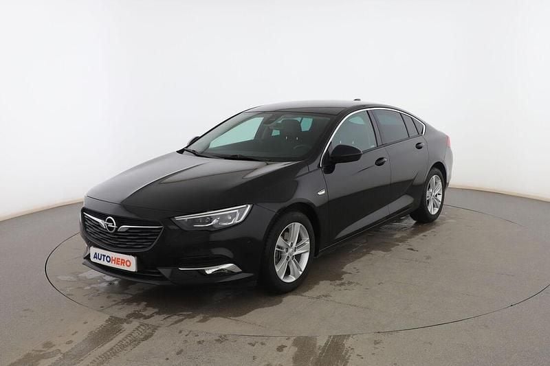Usado Opel Insignia Dynamic 165 CV (121 kW) 2018 Negro Berlina
