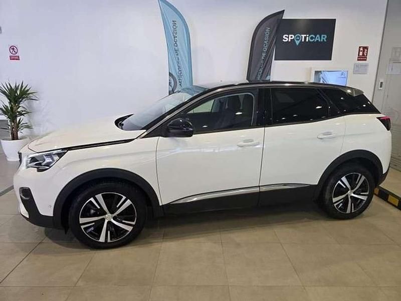 Usado Peugeot 3008 Allure 131 CV (96 kW) 2019 Blanco SUV