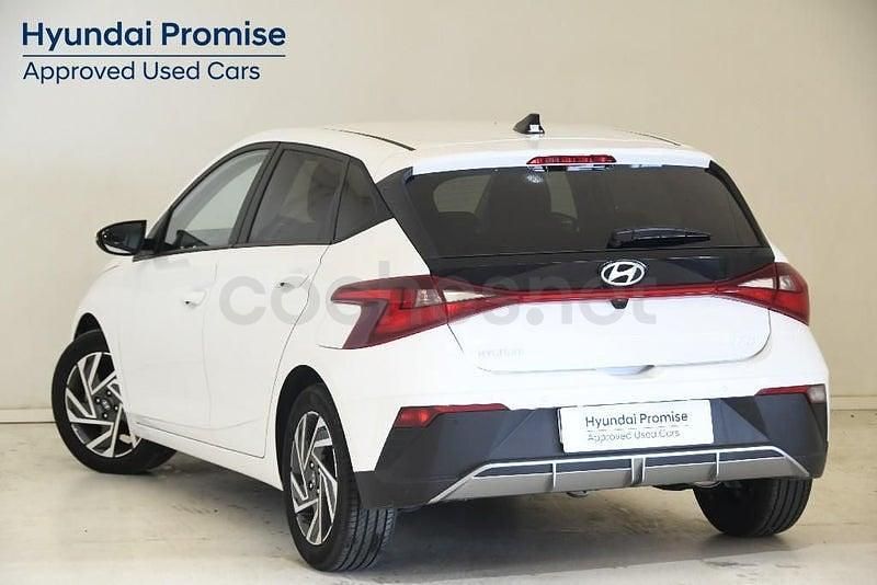 Usado Hyundai i20 79 CV (58 kW) 2024 Blanco Berlina
