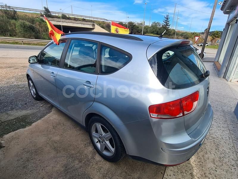 Usado Seat Altea XL Style 105 CV (77 kW) 2011 Gris / plata Monovolumen