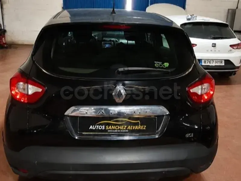Usado Renault Captur Zen 90 CV (66 kW) 2013 Negro SUV