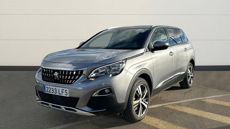 Usado Peugeot 5008 Allure 130 CV (95 kW) 2020 Gris SUV