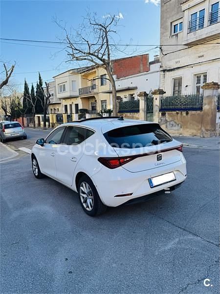 Usado Seat Leon Style 150 CV (110 kW) 2021 Blanco Berlina