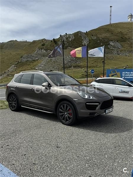 Usado Porsche Cayenne Turbo 500 CV (367 kW) 2011 Beige SUV