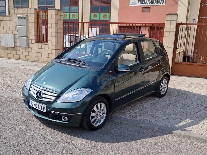 Usado Mercedes A180 Avantgarde 116 CV (85 kW) 2011 Verde Monovolumen