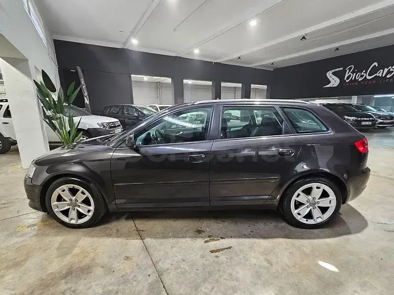 Usado Audi A3 Sportback Ambition 140 CV (102 kW) 2010 Negro Utilitario
