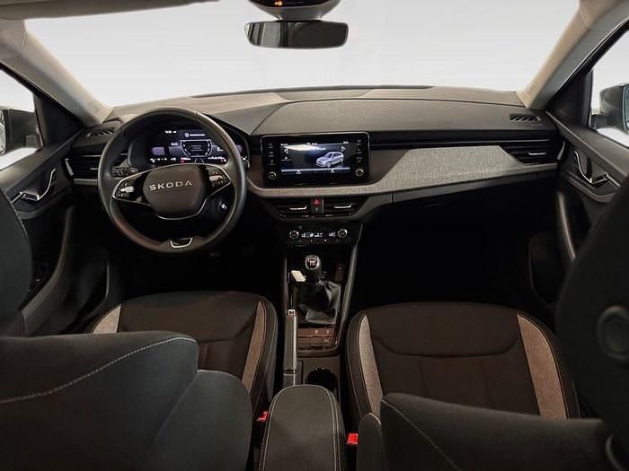 Usado Skoda Kamiq Selection 115 CV (84 kW) 2025 Gris SUV