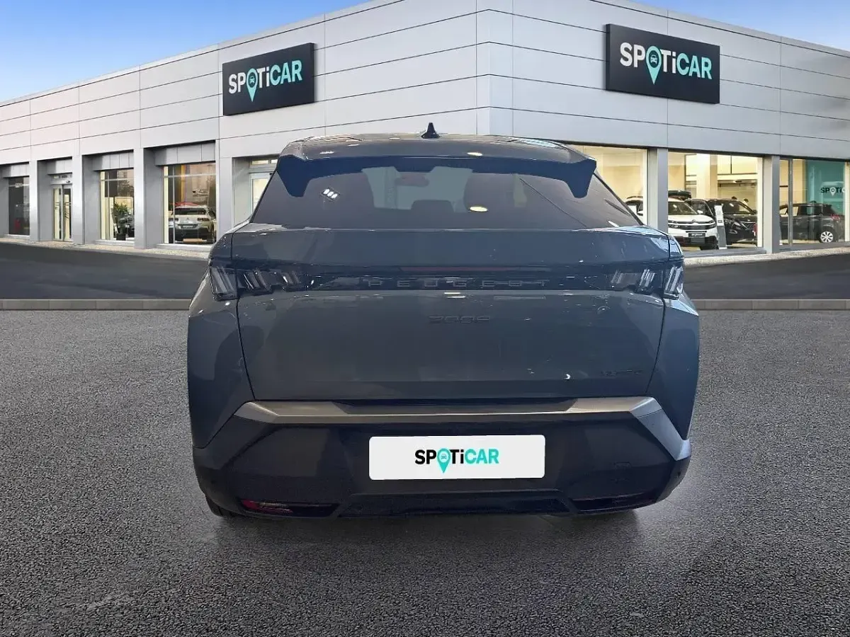 Usado Peugeot 3008 Allure 136 CV (100 kW) 2025 Azul SUV