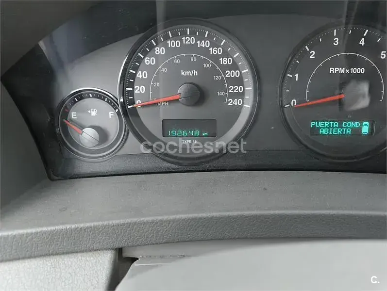 Usado Jeep Grand Cherokee Laredo 218 HP (160 kW) 2006 Verde SUV