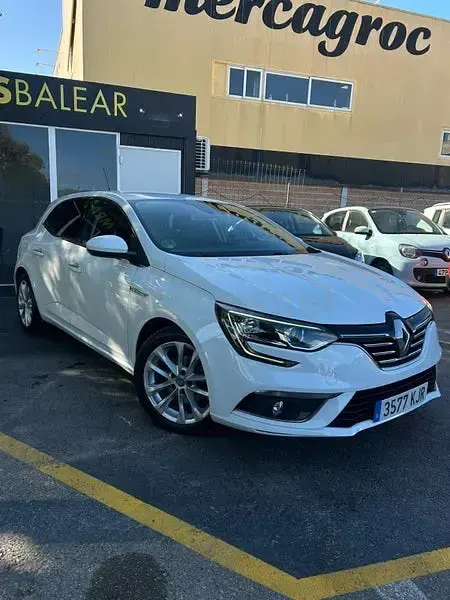 Usado Renault Mégane LIMITED 110 CV (80 kW) 2018 Blanco Berlina