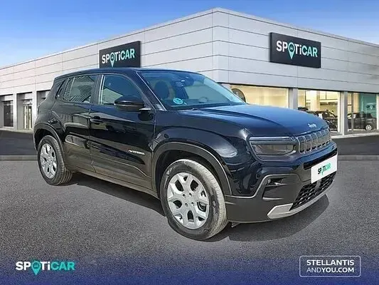 Usado Jeep Avenger Altitude 100 CV (73 kW) 2025 Negro SUV