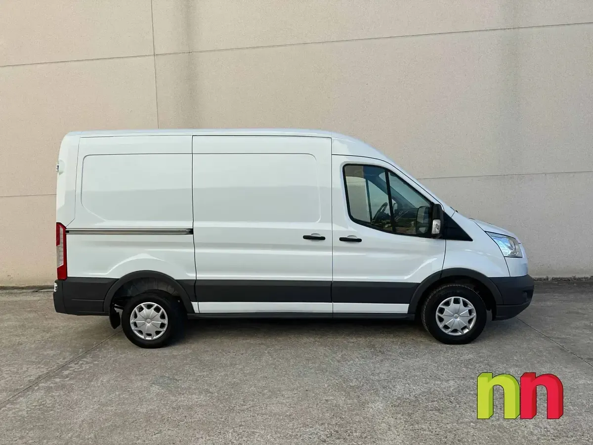 Usado Ford Transit Ambiente 131 CV (96 kW) 2021 Blanco Van