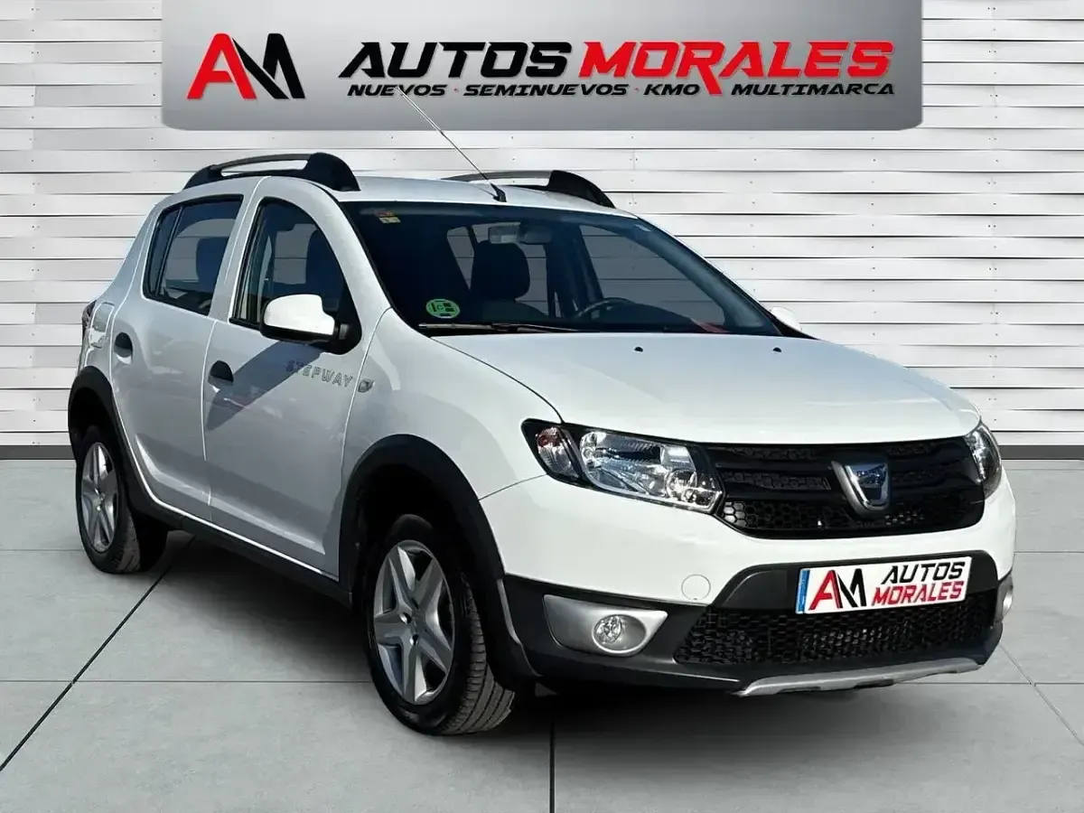 Käytetty Dacia Sandero Stepway 90 HP (66 kW) 2016 Valkoinen Viistoperä