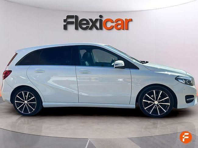 Usado Mercedes B180 Urban 109 CV (80 kW) 2015 Blanco Monovolumen