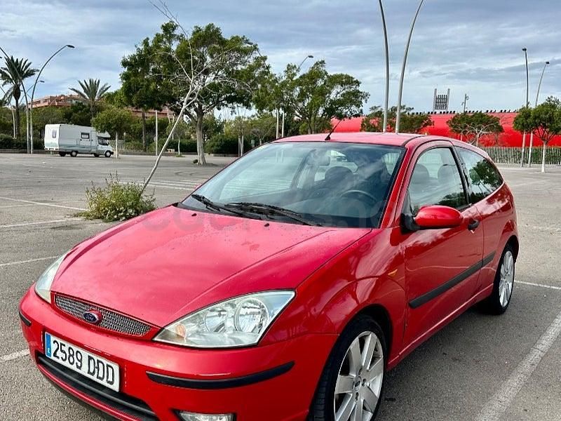 Usado Ford Focus Trend 115 CV (84 kW) 2004 Rojo Berlina