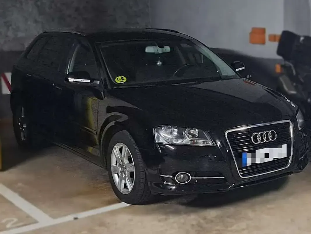 Usado Audi A3 105 CV (77 kW) 2011 Negro Utilitario