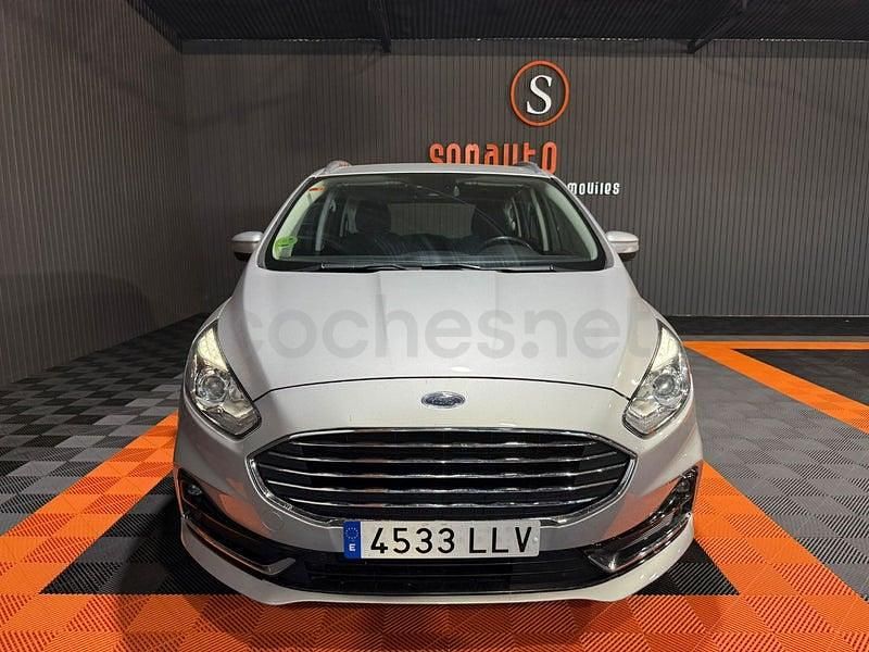 Usado Ford S-MAX Titanium 150 CV (110 kW) 2020 Gris / plata Monovolumen