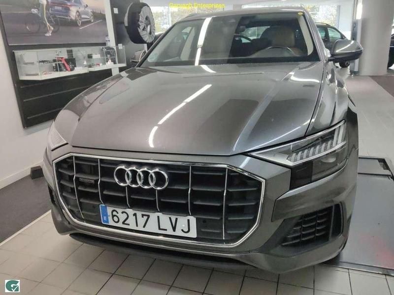 Usado Audi Q8 Sport 286 CV (210 kW) 2022 Gris SUV
